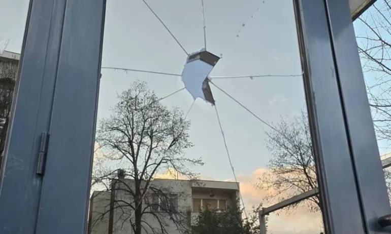 МВнР остро осъжда извършено нападение над българското посолство в Скопие - Tribune.bg