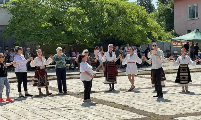 Родното село на Дико Илиев празнува традиционния си събор - Tribune.bg
