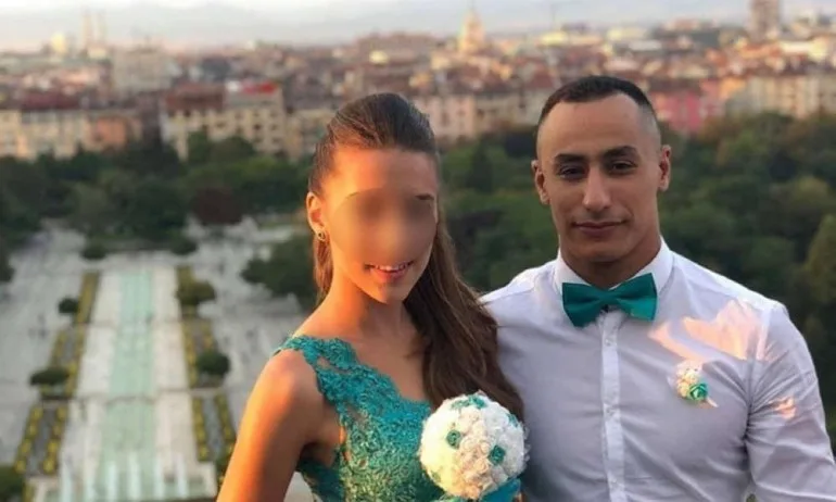 Псувните като начин на изява – на паветата било революция, по телефона – било некултурно - Tribune.bg