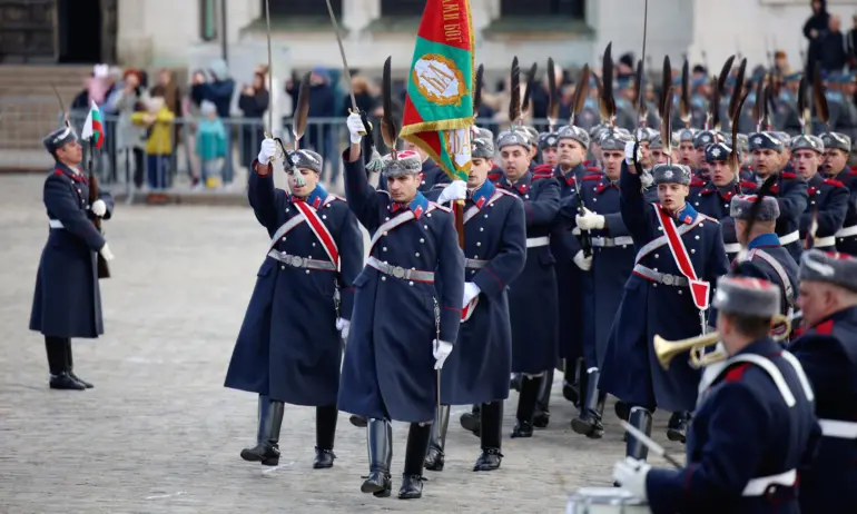 Министър Тагарев не е освободил служителя с протоколния гаф за Йордановден - Tribune.bg