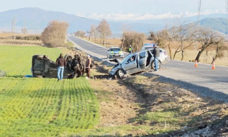 Две жертви и четирима в критично състояние след катастрофа край Радомир - Tribune.bg