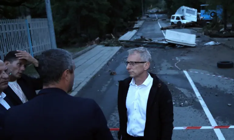 Денков: Не пийте водата от чешмите и не се къпете в морето в района на Царево. Опасно е! - Tribune.bg