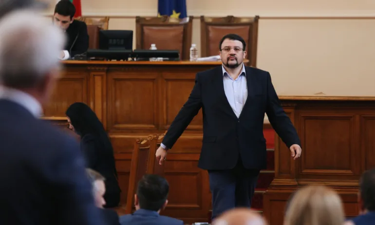 Настимир Ананиев видя саботаж отвътре и отвън в разпадналата се коалиция - Tribune.bg