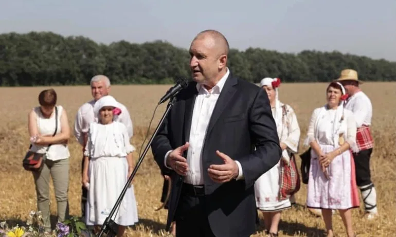 Соня Колтуклиева за Румен Радев: Да искаш и да не искаш… когато си въобразиш, че всичко зависи от теб - Tribune.bg