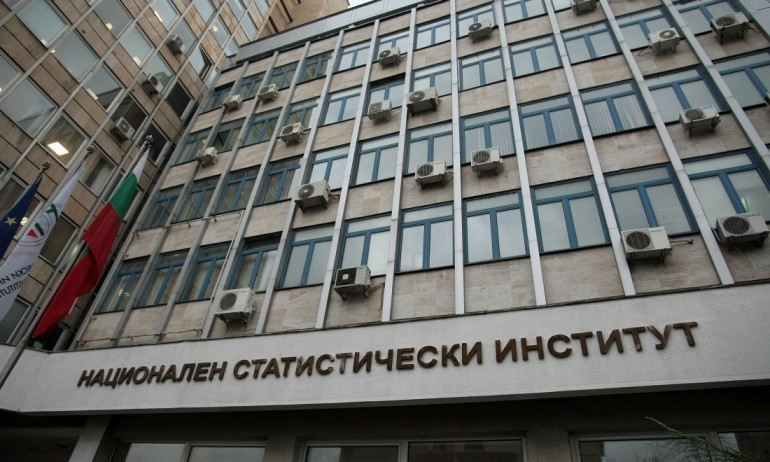 НСИ: По-малки приходи през октомври за 58,7% от местата за настаняване - Tribune.bg