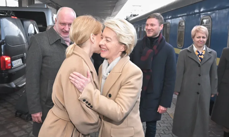 Урсула фон дер Лайен пристигна в Киев заедно с още 15 еврокомисари - Tribune.bg