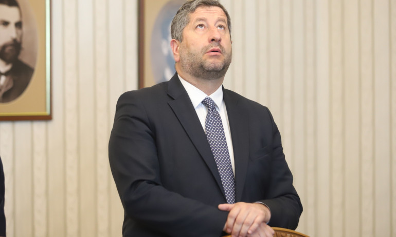 Иванов обвини Радев, че безотговорно провалил консултациите. И всеки се държал като хан Аспарух - Tribune.bg