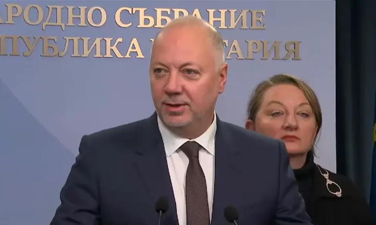 Росен Желязков подаде оставката на правителството. Документът е депозиран в делеводството на парламента- (ОБНОВЕНА/ВИДЕО) - Tribune.bg