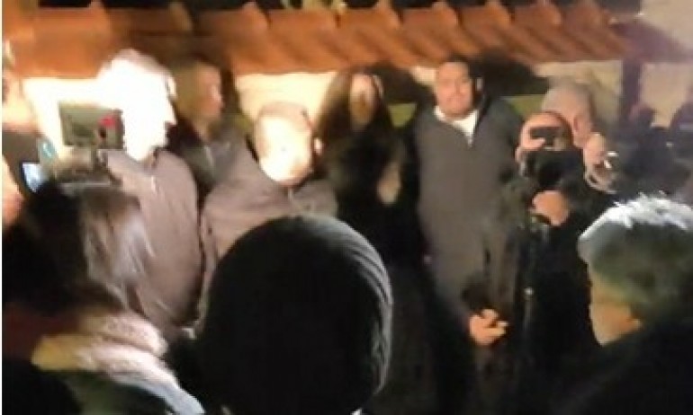 Полиция в дома на Бойко Борисов - Tribune.bg