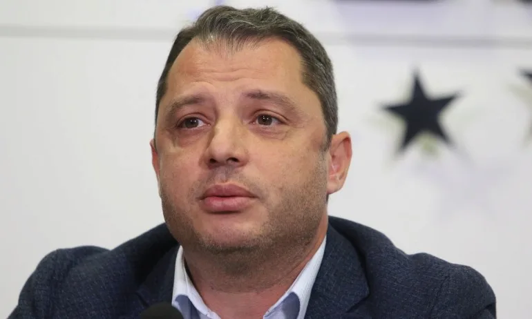 Делян Добрев: Решението ме удовлетворява, след всичко, което се изля върху мен и семейството ми - Tribune.bg