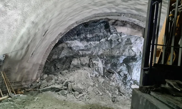 Стабилно е състоянието на пострадалите при тунел Железница - Tribune.bg