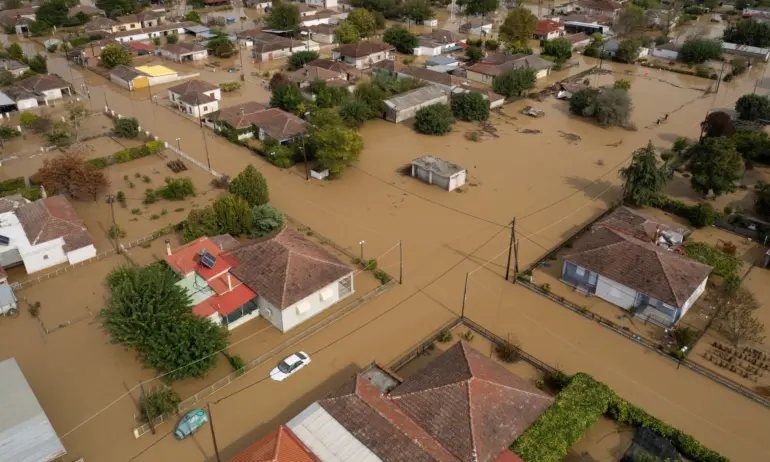 Хиляди без ток и питейна вода за втора поредна вечер в гръцкия град Волос - Tribune.bg