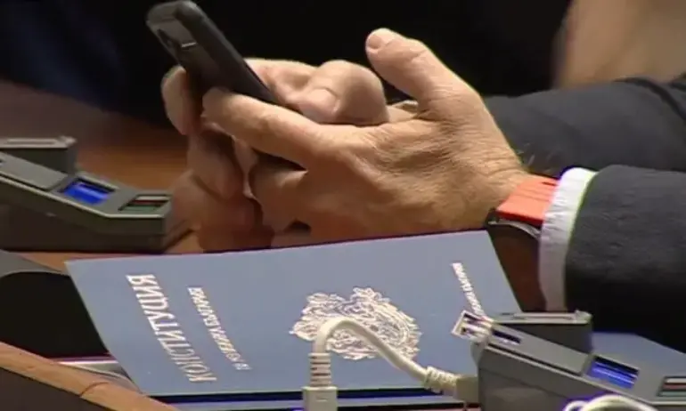 Дерогацията засега остава. Депутатите не одобриха падането ѝ в срок от три дни - Tribune.bg