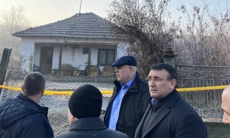 Иван Гешев и Младен Маринов са в село Галиче - Tribune.bg