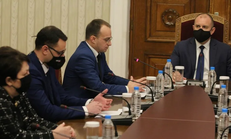 Лалов: Радев да покани и самодейни фолклорни ансамбли, както Съюза на ловците - Tribune.bg