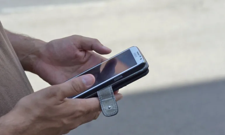 Фалшив СМС призовава гърците към военна мобилизация - Tribune.bg