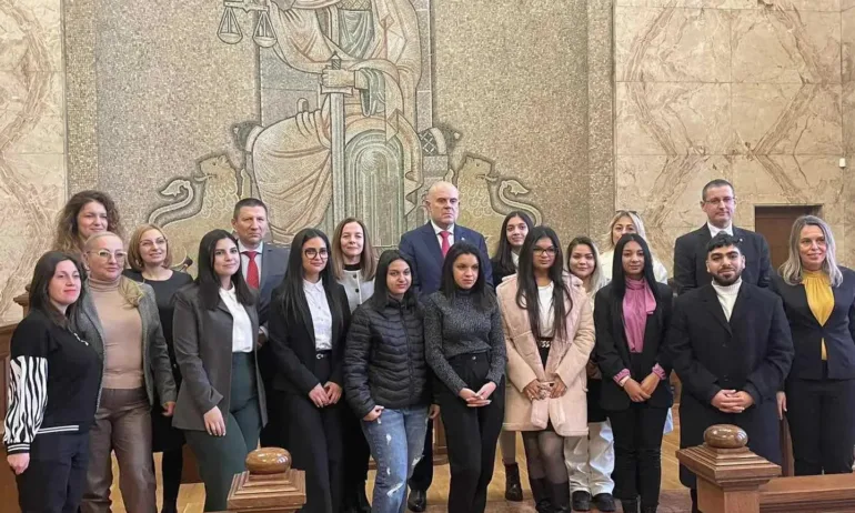 Иван Гешев поздрави победителите в конкурса Прокурор за един ден (ВИДЕО) - Tribune.bg