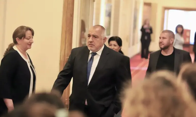 Лидерите на ГЕРБ-СДС и ПП-ДБ с двучасова среща в парламента - Tribune.bg