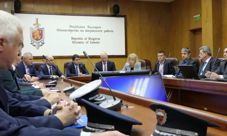 Службите на МВР са готови да подсигурят безопасността на гражданите по време на Великденските празници - Tribune.bg