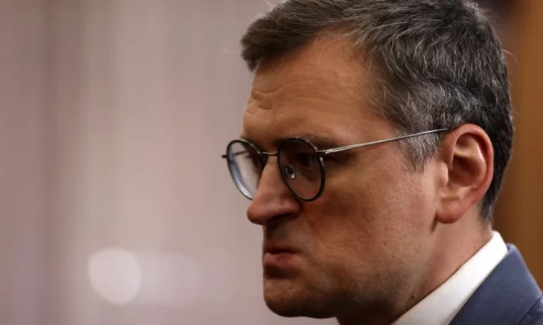 Бившият външен министър на Украйна Дмитро Кулеба избяга от страната - Tribune.bg