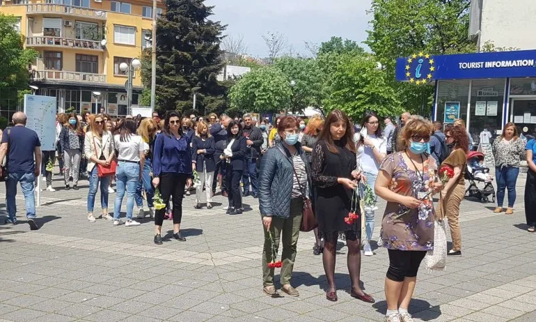 Бургас скърби за Ваня Костова, готвят концерт на 1 август в нейна памет - Tribune.bg