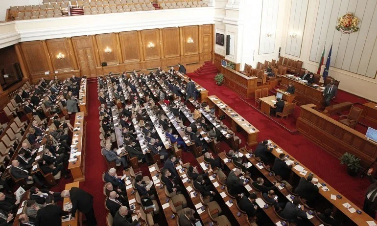 Парламентът прие Бюджет 2020 - Tribune.bg
