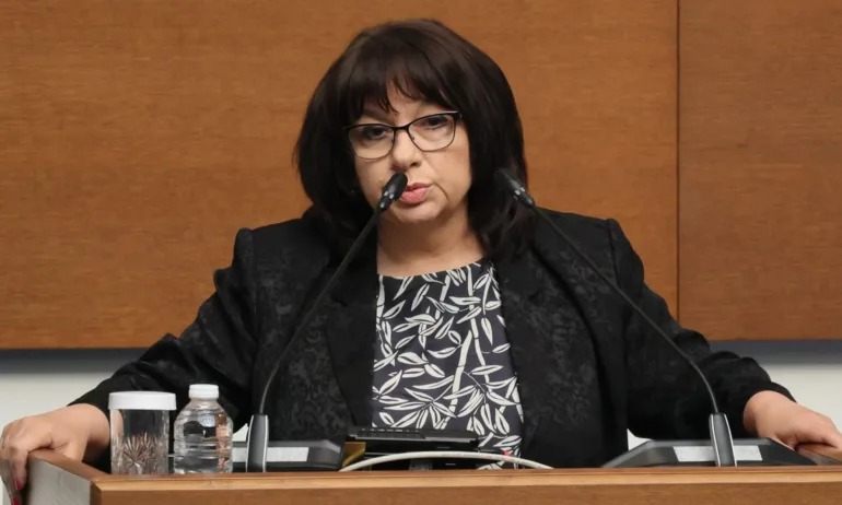 Теменужка Петкова: Внесеният от правителството на Румен Радев бюджет нарушава закона - Tribune.bg