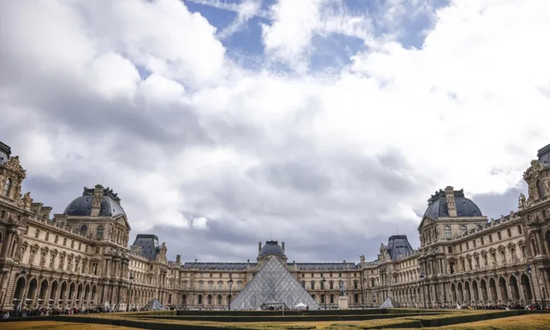 Пробив в разследването на обира в Лувъра: Откриха ДНК следи - Tribune.bg