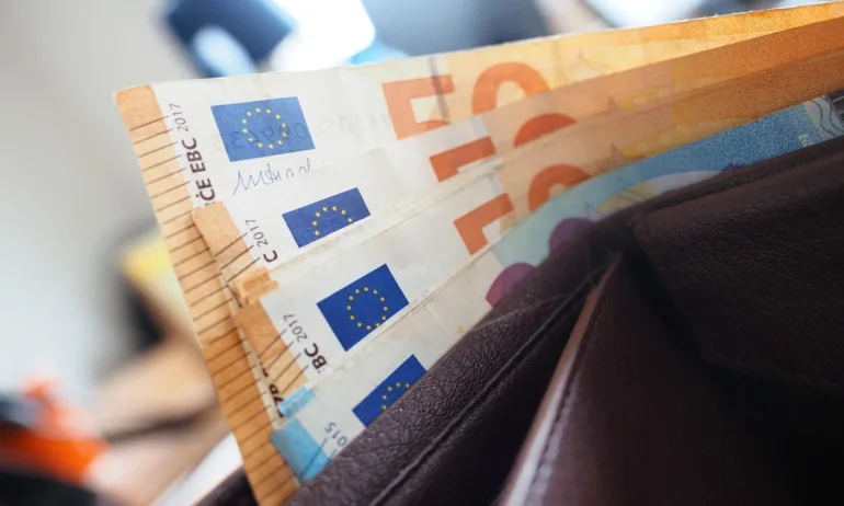 Директивата на ЕС за прозрачност в заплащането: България напредва по подготовката за транспонирането ѝ - Tribune.bg