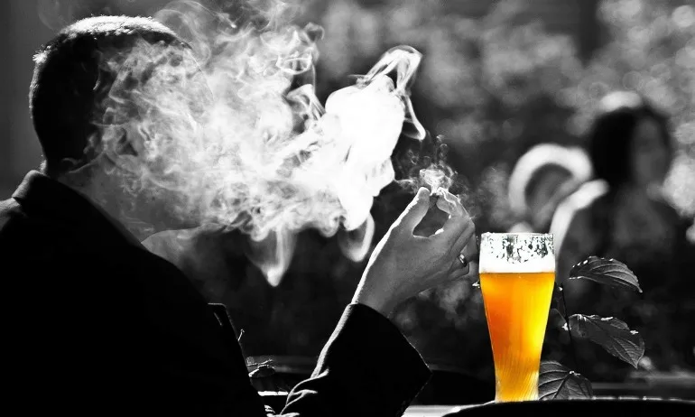 Карантинирани търсят бира и цигари от кризисния щаб - Tribune.bg