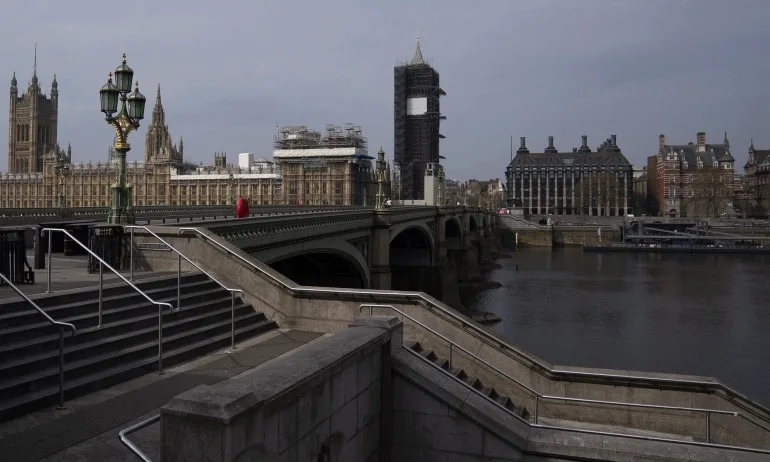 Британският здравен министър: Не сме достигнали пика, мерките остават - Tribune.bg