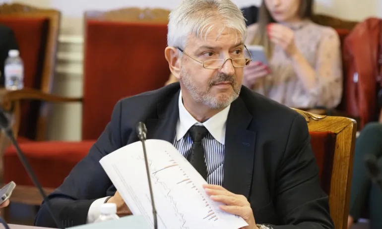 Лъчезар Иванов: Какви лекарства и какво количество се заявяват в т.н. складове – там е причината за липса им - Tribune.bg