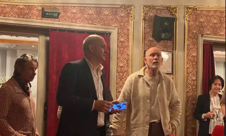 Васил Василев за Оръжията и човекът: Говорим за спектакъл, който защити демокрацията - Tribune.bg