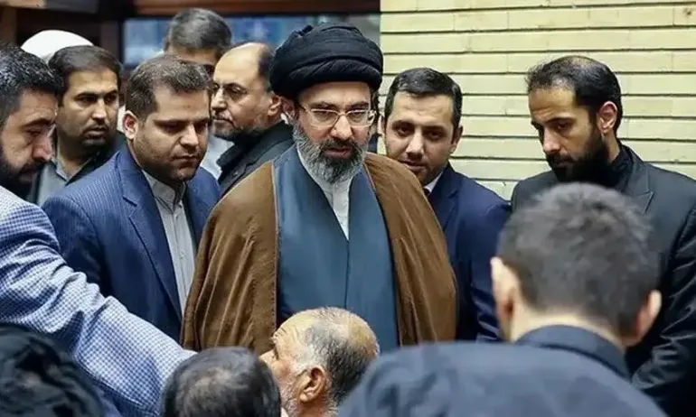 Синът на покойния аятолах Хаменей – Моджтаба Хаменей е новият върховен лидер на Иран - Tribune.bg