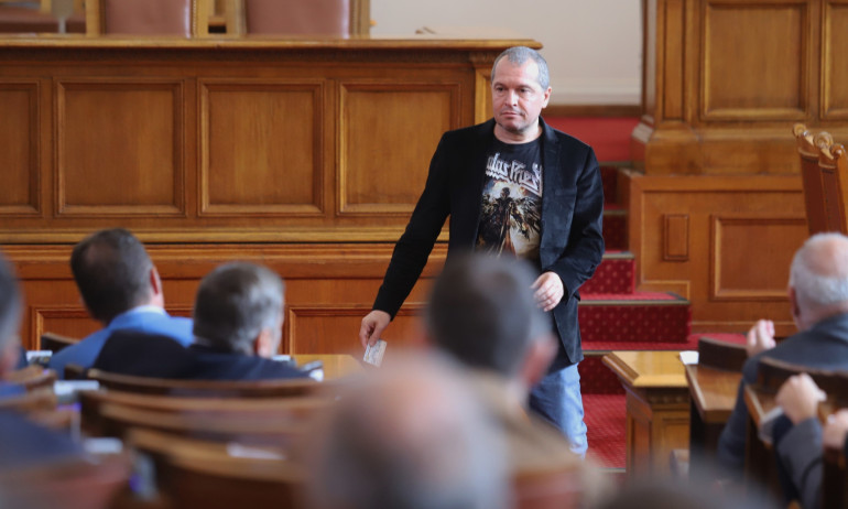 Йорданов убеден в морала на депутатите на ИТН, не вярва някой да избяга при ПП - Tribune.bg