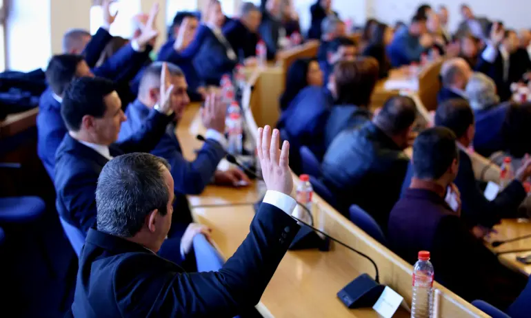 Отново в задънена улица и балотаж – СОС не може да избере председател - Tribune.bg