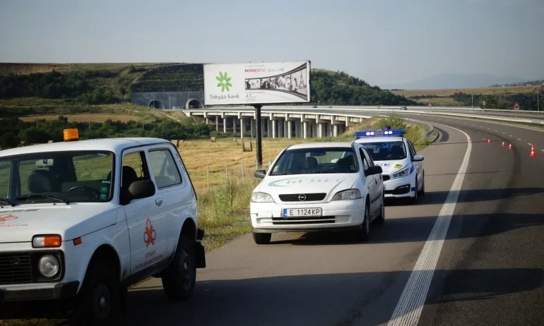 Автобус с 57 деца катастрофира, няма пострадали - Tribune.bg