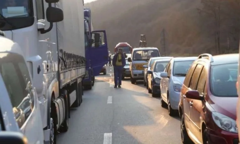 Откриха бомба в автобус на хърватско-словенската граница - Tribune.bg
