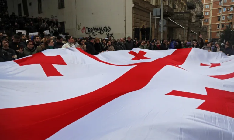 Грузия оттегля закона за чуждестранните агенти след серията протести - Tribune.bg