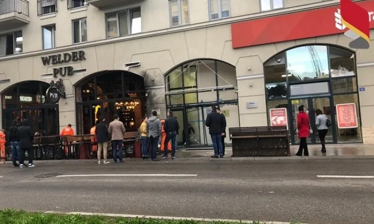 Леки щети на посолството ни в Подгорица след бомба по нощен клуб - Tribune.bg