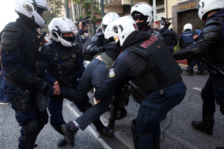 Арести в Атина