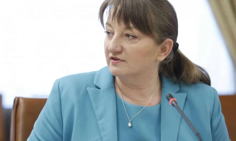 Изплатени са 8,6 млн. лева на работещите в затворени бизнеси - Tribune.bg