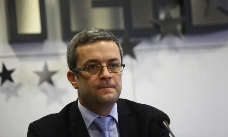 Тома Биков: Да помислим как да увеличим доходите, а не да се чудим как да задържаме цените - Tribune.bg