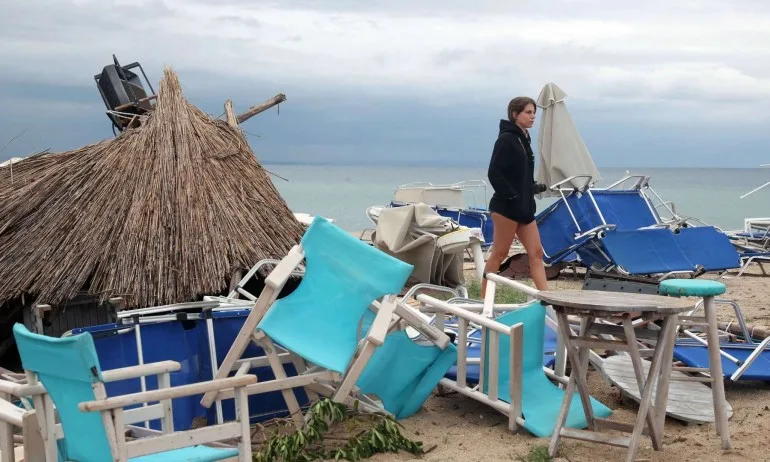 Гърция се възстановява от бурята, отнела 7 живота (СНИМКИ) - Tribune.bg