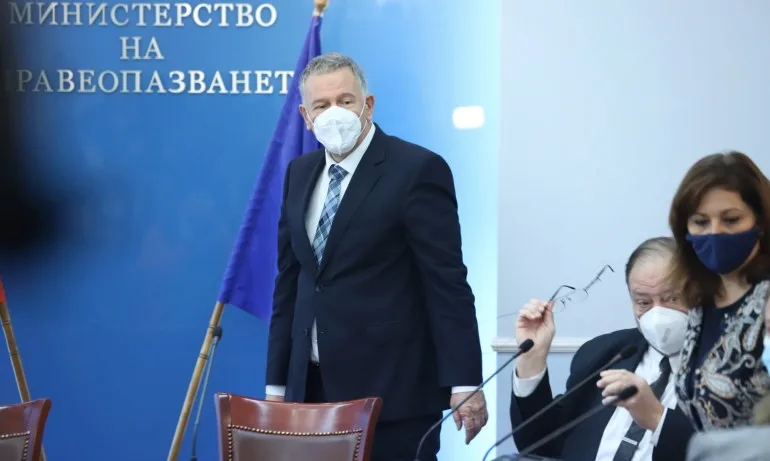 Джамбазки: Кацаров бори пандемията с шамански ритуал, остава да поръси захар и да забърка отвара от изгорени маски - Tribune.bg