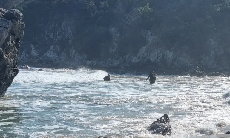 Водолази откриха бойни пистолети в морето край Бургас - (ОБНОВЕНА) - Tribune.bg