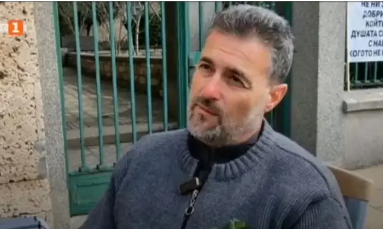 Разбиха църквата Света Троица в Сливен, чийто предстоятел обяви гладна стачка - Tribune.bg