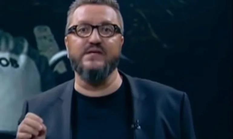 Младеж профуча на червено, удари автомобила на Мартин Карбовски (СНИМКИ) - Tribune.bg