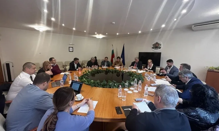 Всички търпят загуби заради купуването на скъпия газ в Чирен - Tribune.bg