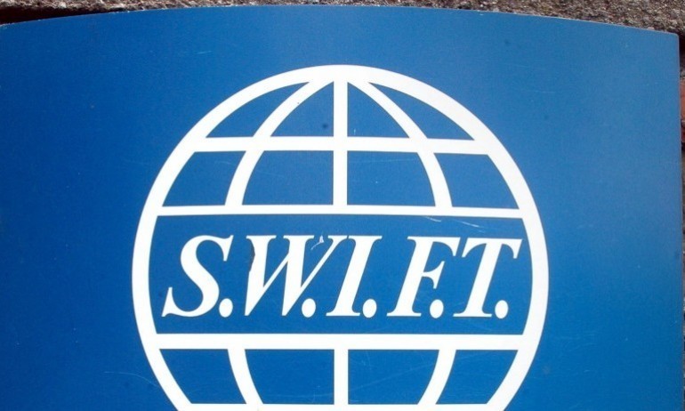ЕС изключи седем руски банки от глобалната мрежа SWIFT, засилвайки